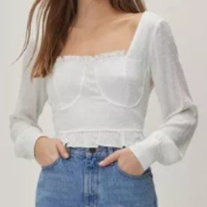 NEW WITH TAGS Nasty Gal Cupped Square Neck Textured Crop Top: Size 6, White